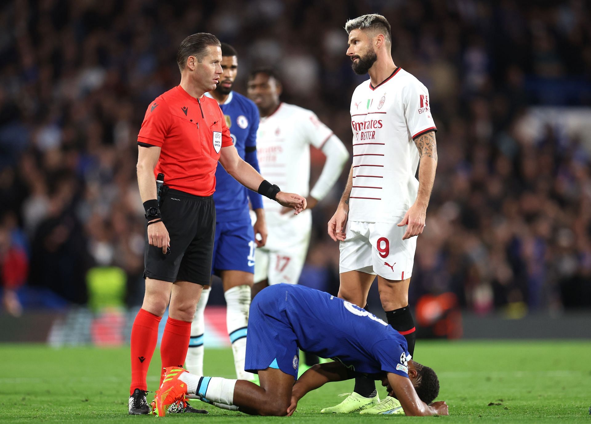 Wesley Fofana grieves in pain after suffering an injury that forced him off in the first half